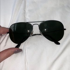 Black aviator ray bans